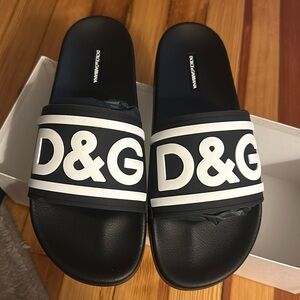 Brand new never worn mens slides